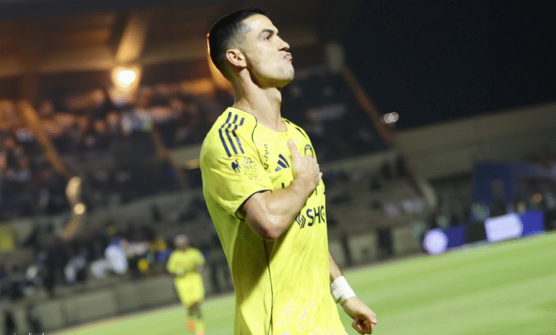 "رونالدو يعود إلى دائرة التاريخ.. مساهمته التهديفية رقم 100 تعيد قائد النصر لقائمة الخمسة الكبار"