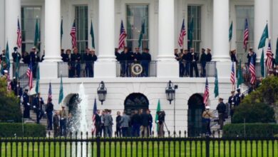 صورة «رسالة قوة وتحالف».. الأعلام السعودية تزين البيت الأبيض قبل وصول ولي العهد