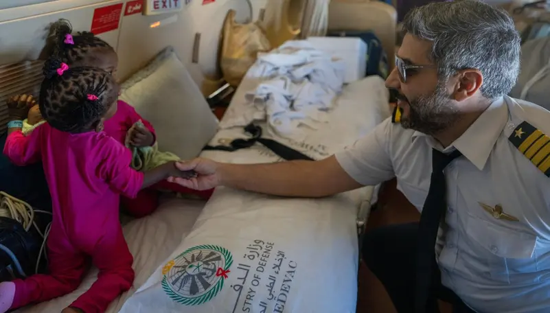 ملحمة إنسانية في الرياض.. المملكة تبدأ أولى مراحل فصل التوأم السيامي الجامايكي «أزاريا وأزورا» في عملية معقّدة تمتد 9 ساعات