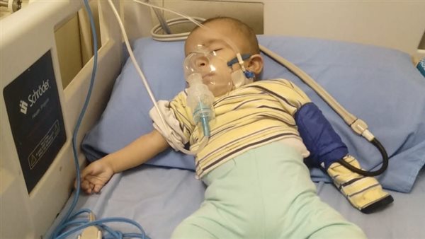 "إنجاز طبي نادر في المدينة المنورة.. قسطرة تنقذ طفلاً من ضغط دم مزمن دون جراحة"