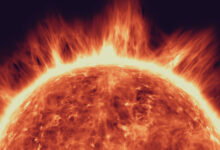 صورة ذروة شمسية غير مسبوقة تضرب 2025.. كيف تستعد السعودية لحماية فضائها الحيوي؟