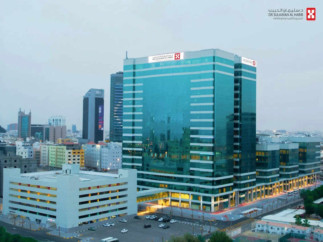 من العزلة إلى الحياة.. مستشفى الحبيب بالخبر ينقذ طفلًا من السمنة المفرطة بعد أن تجاوز وزنه 250 كجم