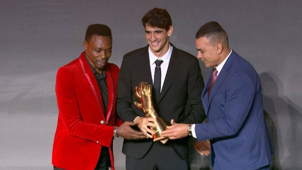 ياسين بونو.. حارس المغرب الذي خطف أضواء القارة وأعاد رسم خريطة الجوائز الإفريقية لعام 2025