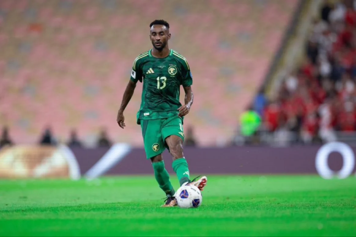 "رينارد يُجري تعديلاته على قائمة الأخضر.. استبعاد الحربي واستدعاء الشهراني وكادش لمعسكر جدة استعدادًا لكأس العرب"