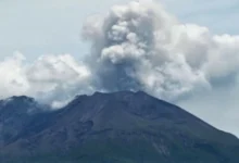 صورة انفجار ساكوراجيما.. بركان يوقظ اليابان على فجرٍ رمادي يهزّ سماء كاجوشيما