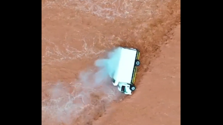 "شجاعة تجرف الخوف".. قصة ثلاثة شبان من الشملي أنقذوا وافدَين صينيَّين من موت محقق