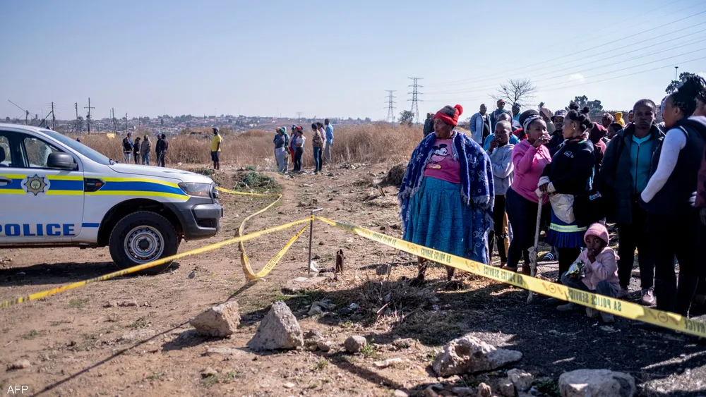 مقتل 9 وإصابة 10 في إطلاق نار جماعي بجنوب أفريقيا نفذه 12 مسلحًا مجهولًا