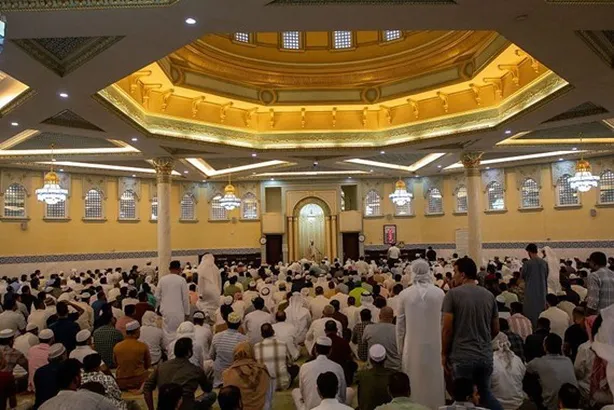 سابقة تاريخيّة.. الإمارات تغيّر موعد صلاة الجمعة اعتبارًا من الشهر القادم