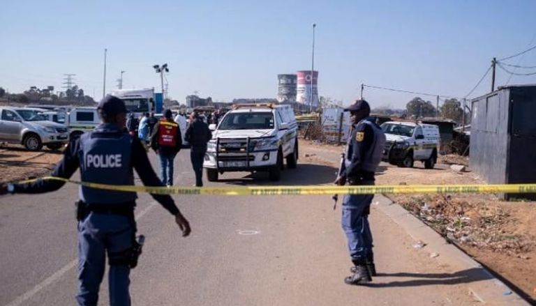 مقتل 9 وإصابة 10 في إطلاق نار جماعي بجنوب أفريقيا نفذه 12 مسلحًا مجهولًا