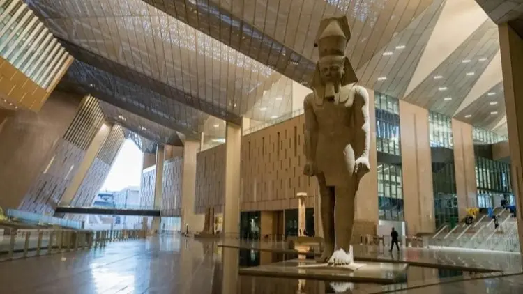 فيديو مفبرك يُشعل الجدل.. حقيقة مزاعم غرق وانهيار المتحف المصري الكبير