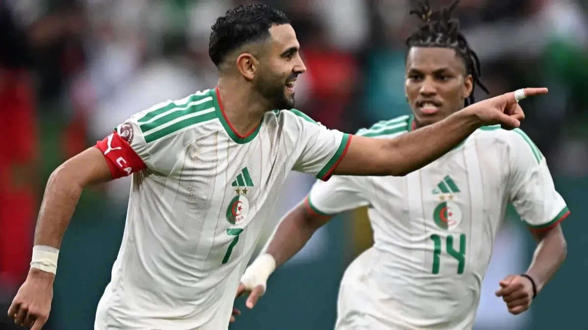 محرز يصنع الفارق.. الجزائر تعبر بوركينا فاسو وتؤكد حضورها القاري