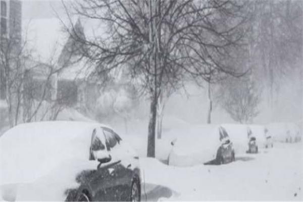 عاصفة بيضاء غير مسبوقة تجتاح أميركا وتضع ملايين السكان أمام اختبارات قاسية