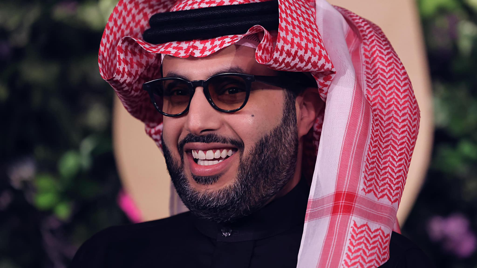 ملحمة سينمائية تتشكل… آل الشيخ يطلق شرارة “خالد بن الوليد” من قلب ستديوهات الحصن والقدية