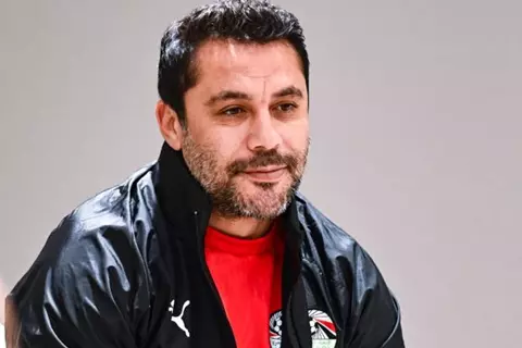 أزمة تنفجر ثم تُحتوى.. كواليس الصلح بين مدرب منتخب مصر ومهاجمه قبل كأس العرب