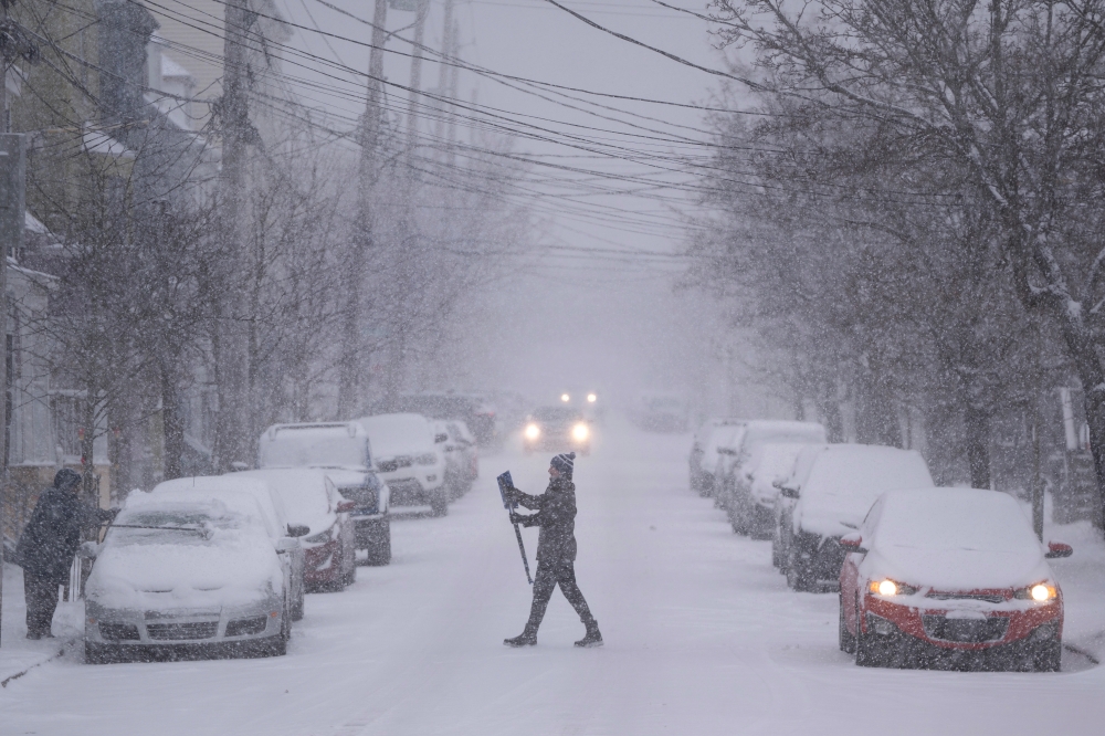 عاصفة بيضاء غير مسبوقة تجتاح أميركا وتضع ملايين السكان أمام اختبارات قاسية