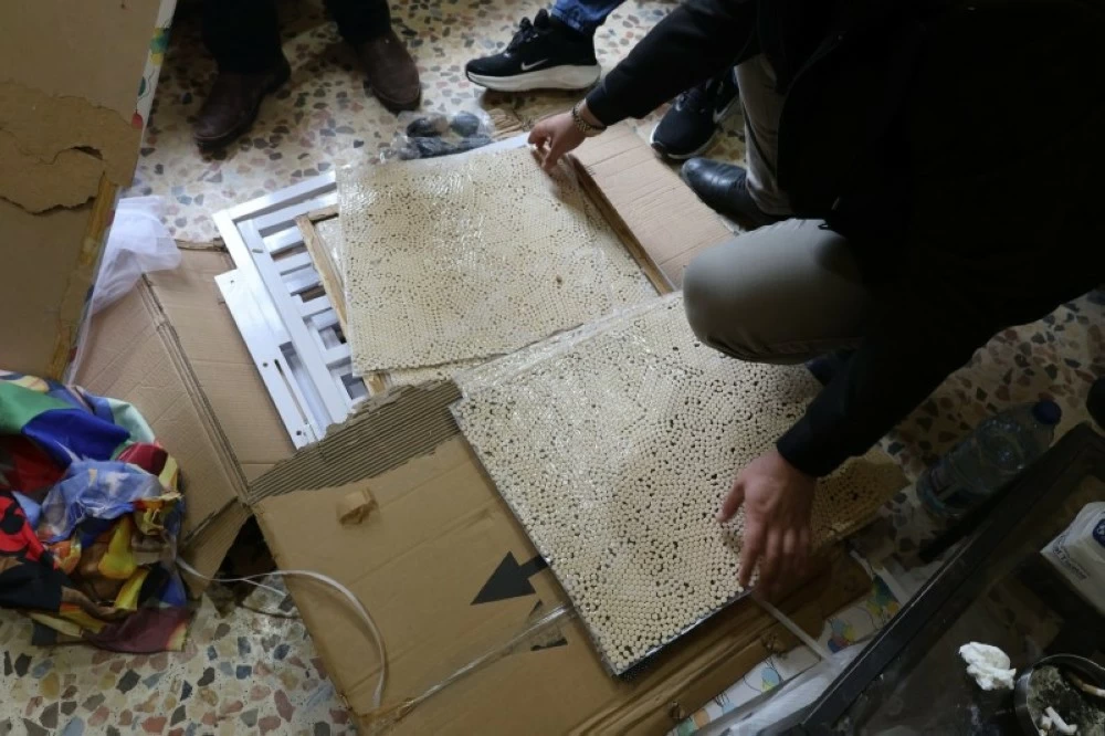 شبكات الظل تحت المجهر.. سورية تحبط محاولة تهريب 26 ألف حبة كبتاغون باتجاه السعودية