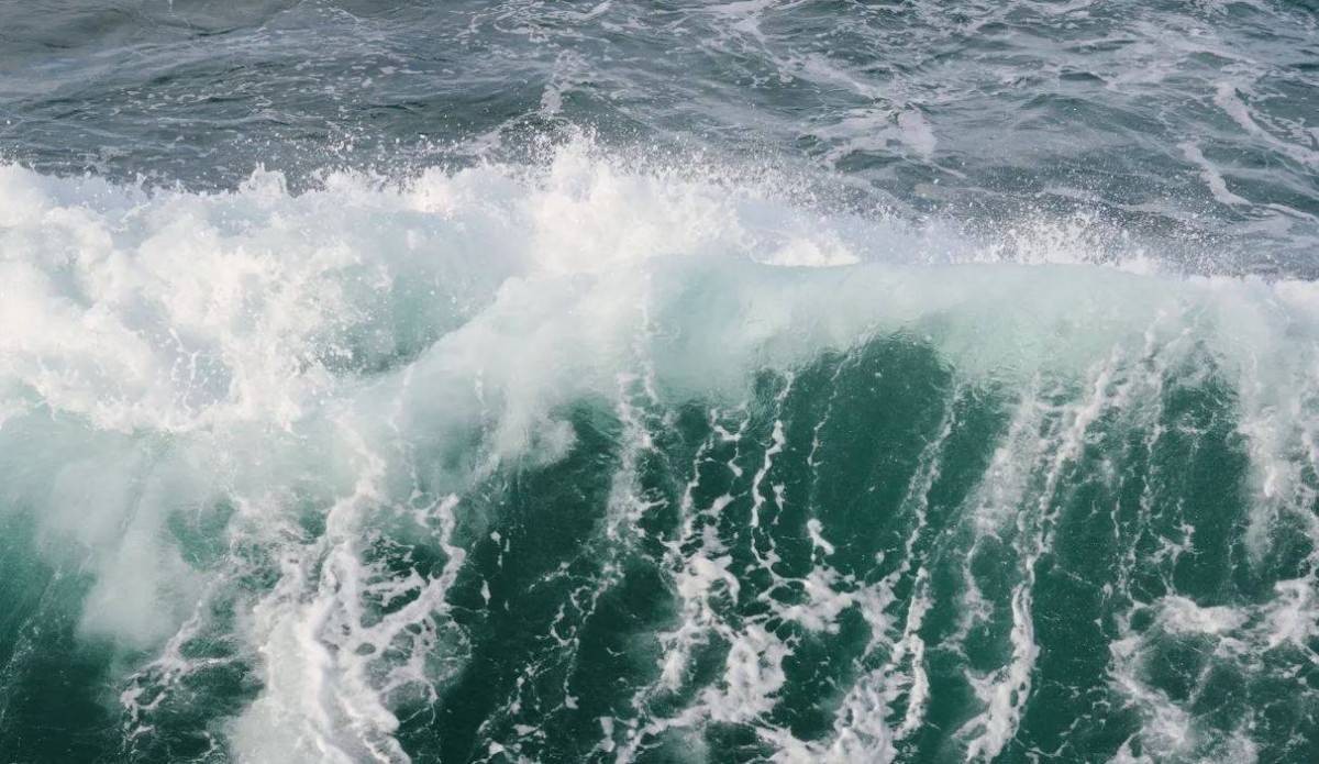 اليابان تحت تهديد البحر… تسونامي يضرب السواحل وتحذيرات من موجات قد تصل إلى 3 أمتار بعد الزلزال