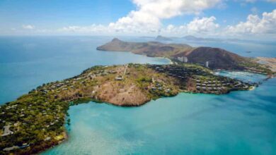 صورة صفقة بمليار دولار تهز سوق السياحة العالمية.. بلاكستون تستحوذ على جزيرة هاميلتون الأسترالية