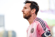 صورة ميسي يحسم معركة التاريخ ويبتعد عن رونالدو في سباق الـ50 هدفًا