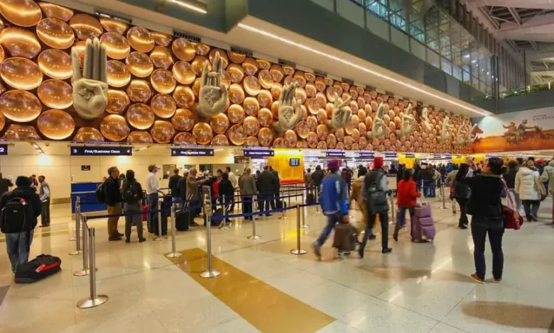 شلل جوي في العاصمة الهندية.. الضباب يربك مطار دلهي ويلغي عشرات الرحلات