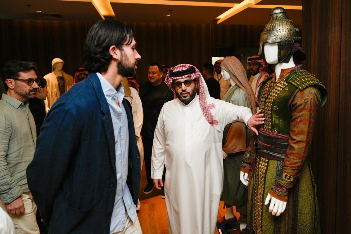 ملحمة سينمائية تتشكل… آل الشيخ يطلق شرارة “خالد بن الوليد” من قلب ستديوهات الحصن والقدية