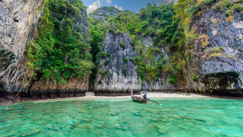 طفرة سياحية غير مسبوقة تدفع هانوي إلى صدارة وجهات آسيا في 2025