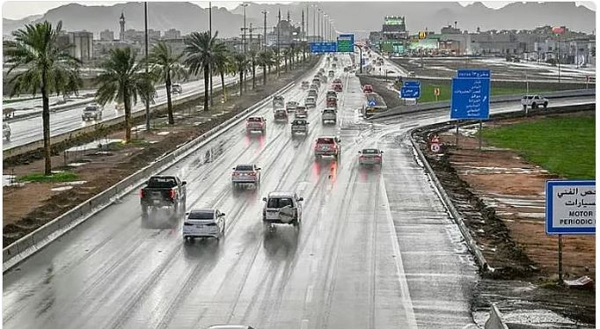 أمطار غير مسبوقة تضرب تبوك.. 118.5 ملم خلال يوم واحد تضع المنطقة في صدارة المشهد المناخي