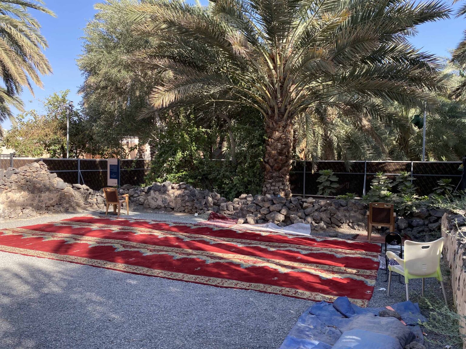 بئر الهُجَيم، مرآة الزمن، وماءٌ يروي عطش العابرين.