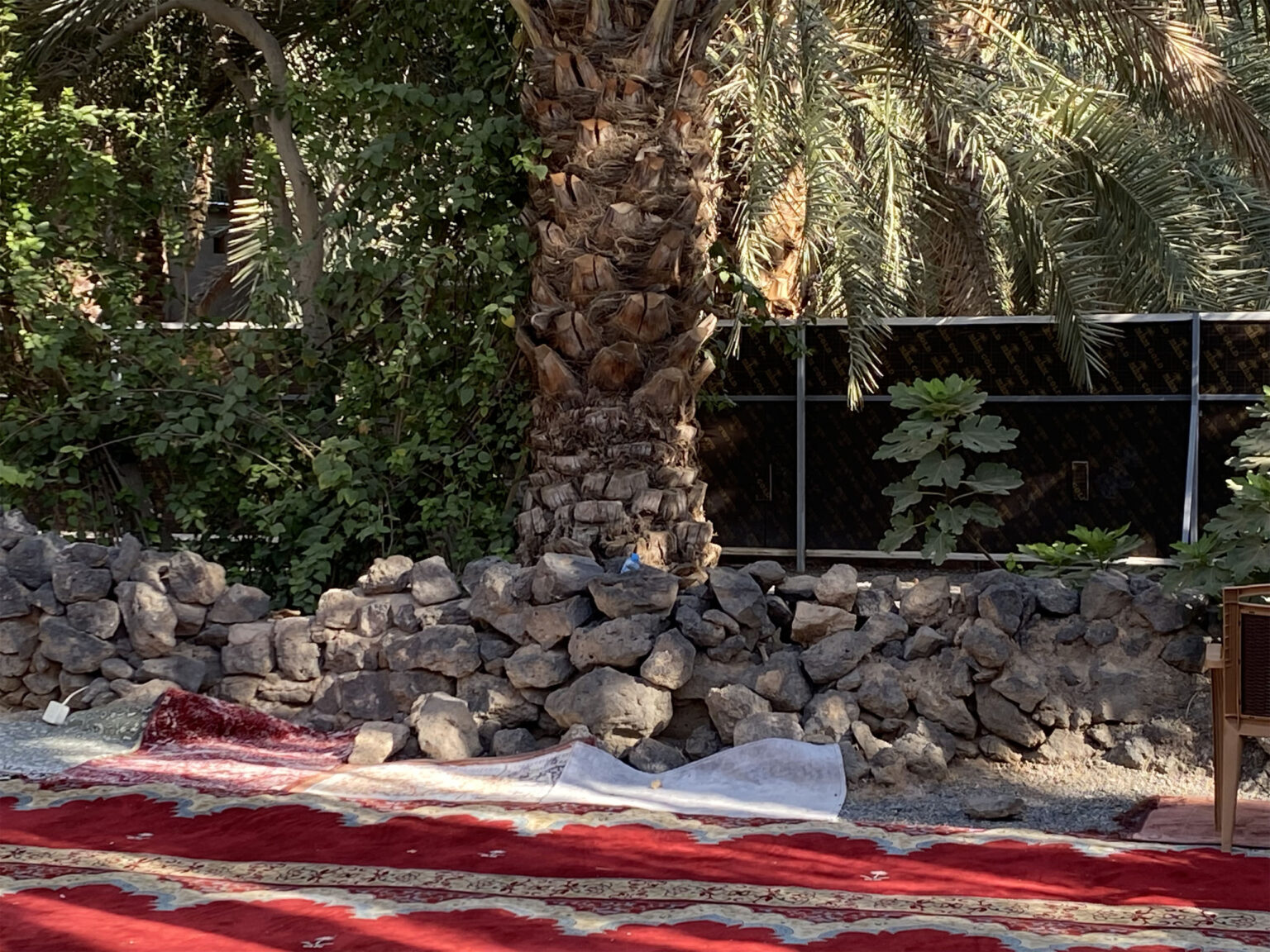 بئر الهُجَيم، مرآة الزمن، وماءٌ يروي عطش العابرين.