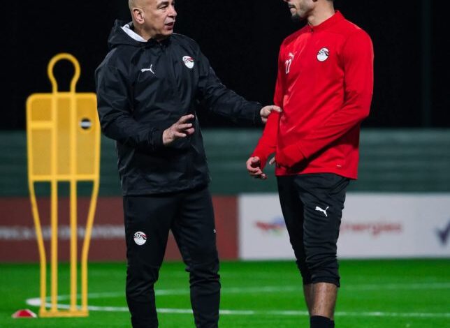 رهان الهجوم الكامل.. حسام حسن يكشف ملامح تشكيل مصر أمام زيمبابوي وصلاح في قلب المعركة