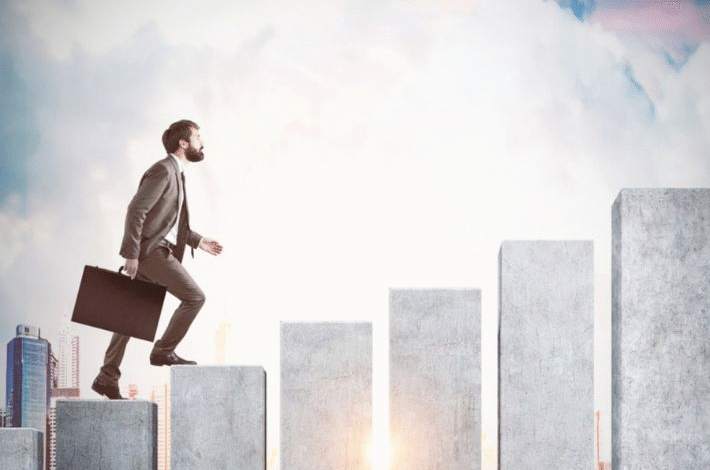 "سوق العمل" لا يكافئ إلا المبادر