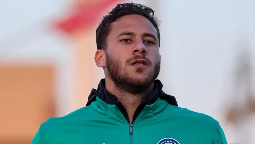 سقوط نجم الملاعب في قفص العدالة.. ترحيل رمضان صبحي لمحبسه بعد حكم الحبس سنة مع الشغل