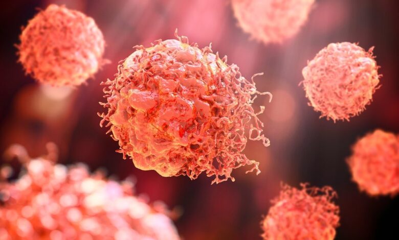 موجة خرافات تربك الناس: العلم يكشف الحقيقة وراء أكثر الادعاءات رعبًا عن أسباب السرطان