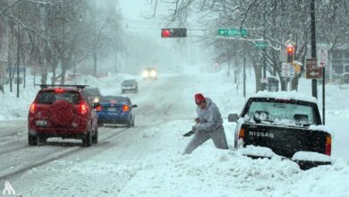 صورة عاصفة بيضاء غير مسبوقة تجتاح أميركا وتضع ملايين السكان أمام اختبارات قاسية
