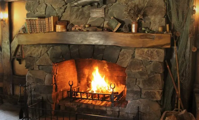 دفء قاتل في الشتاء.. تحذير صحي عاجل من إشعال الحطب داخل الأماكن المغلقة