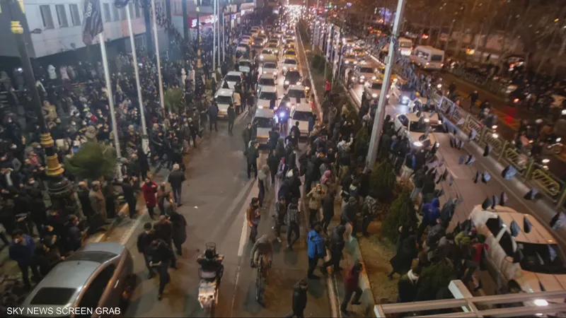 إيران ترفع سقف التهديد وتلوّح بـ«الجهاد» مع تصاعد الاحتجاجات والضغط الدولي