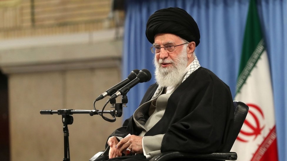 تحذير إيراني غير مسبوق: المساس بخامنئي يعني حربًا مفتوحة