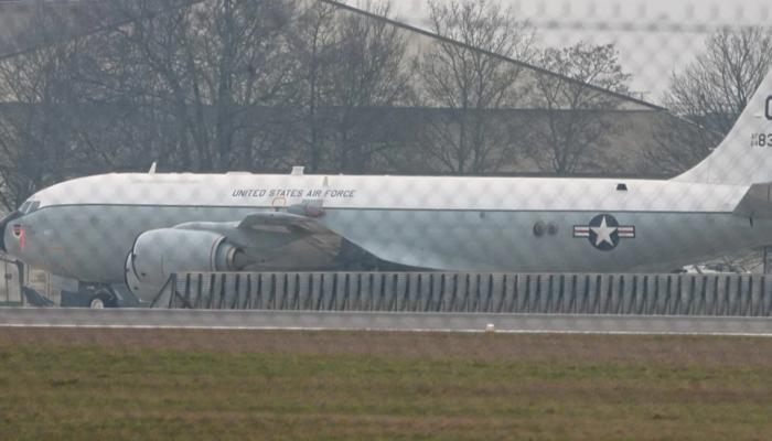 طائرة «كاشفة النووي» الأميركية في بريطانيا تثير تساؤلات استراتيجية حساسة