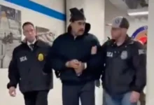 صورة من خلف القفص الحديدي إلى قلب العاصفة السياسية.. أسرار السجن الذي وُضع فيه مادورو تحت المجهر