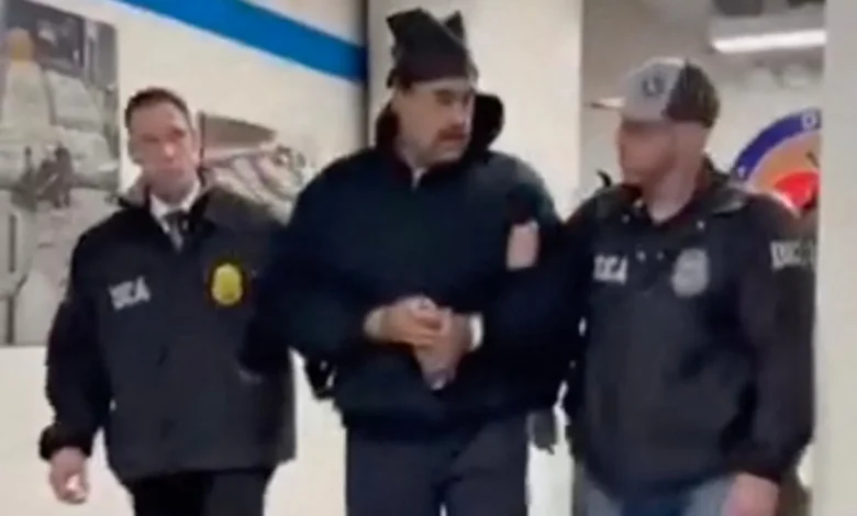 من خلف القفص الحديدي إلى قلب العاصفة السياسية.. أسرار السجن الذي وُضع فيه مادورو تحت المجهر