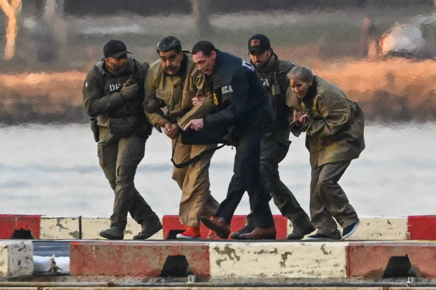 من مقود الحافلة إلى قصر الرئاسة ثم الزنزانة… القصة الكاملة لنيكولاس مادورو