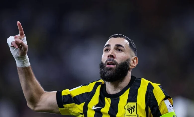 بنزيما يحسم الجدل ويغلق باب الرحيل عن الاتحاد