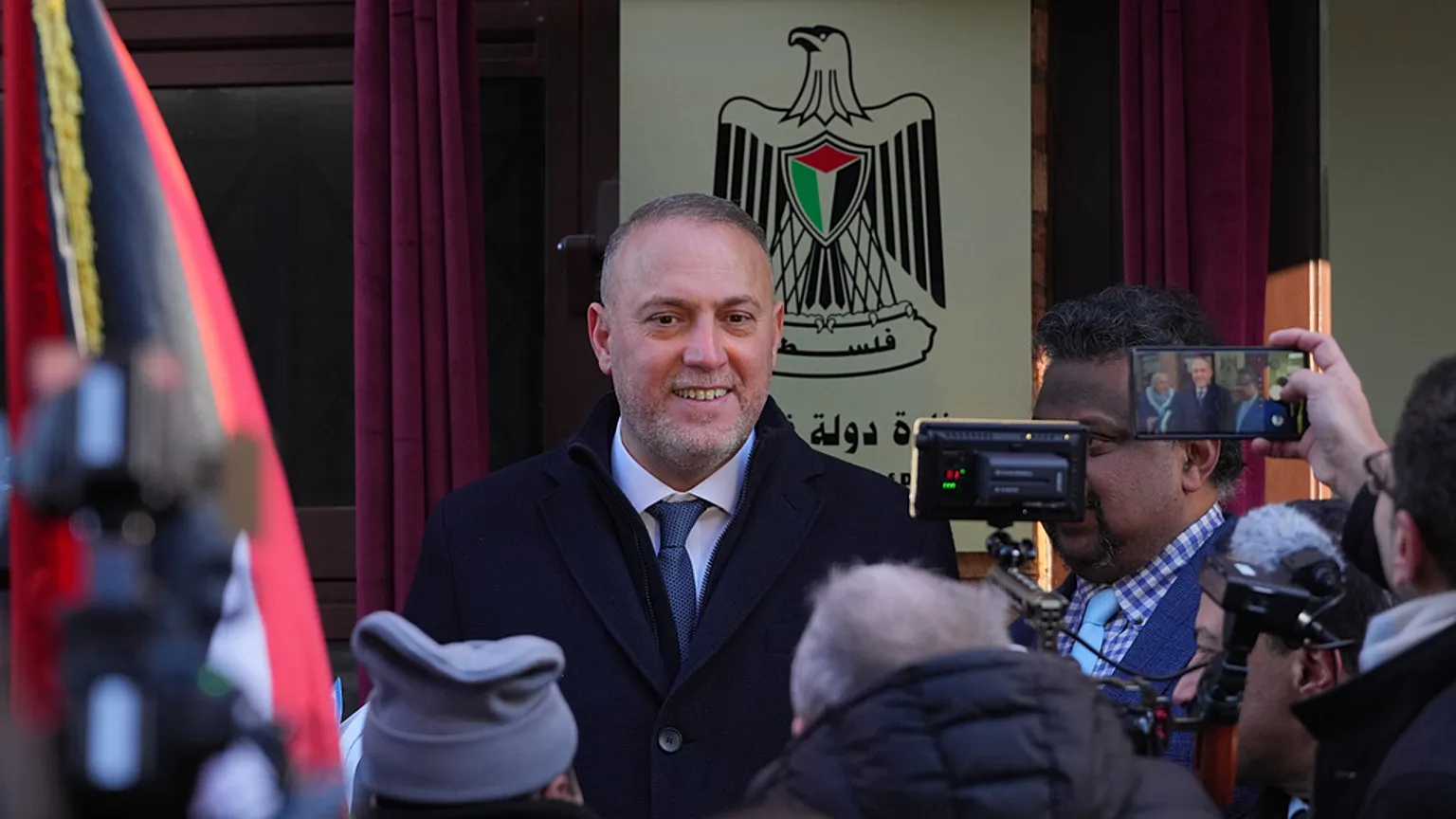 راية فلسطين تُرفع في قلب لندن.. افتتاح سفارة كاملة الصلاحيات يهزّ المشهد السياسي الأوروبي