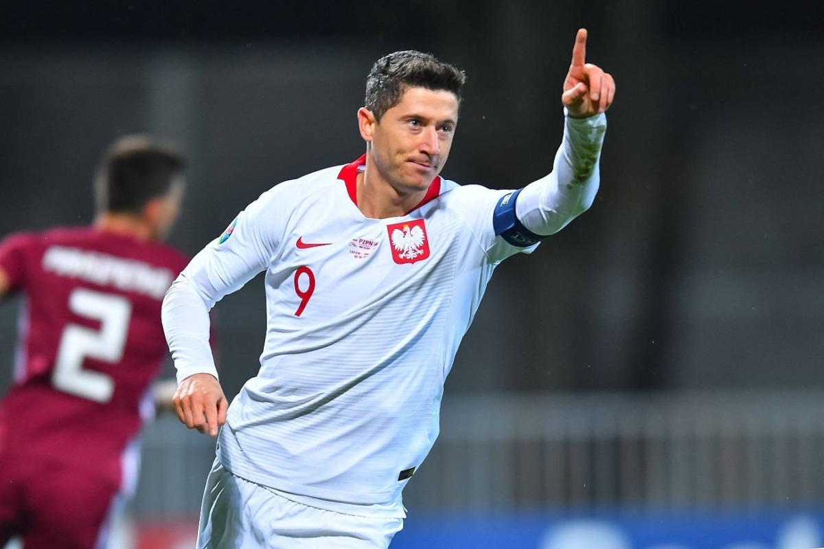 رونالدو يتصدر الأكثر مشاركة في القرن الـ21 وميسي خارج الثلاثة الأوائل