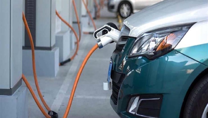 السيارات الكهربائية تتفوّق على البنزين في مبيعات أوروبا لأول مرة