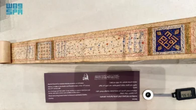 صورة تحفة قرآنية تمتد خمسة أمتار.. مصحف نادر يكشف عبقرية الخط الإسلامي