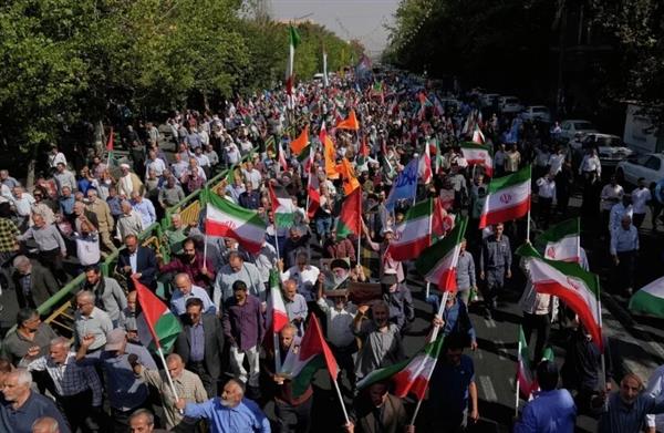 إيران على صفيح ساخن.. اتساع الاحتجاجات وسقوط قتيلين وعشرات الجرحى