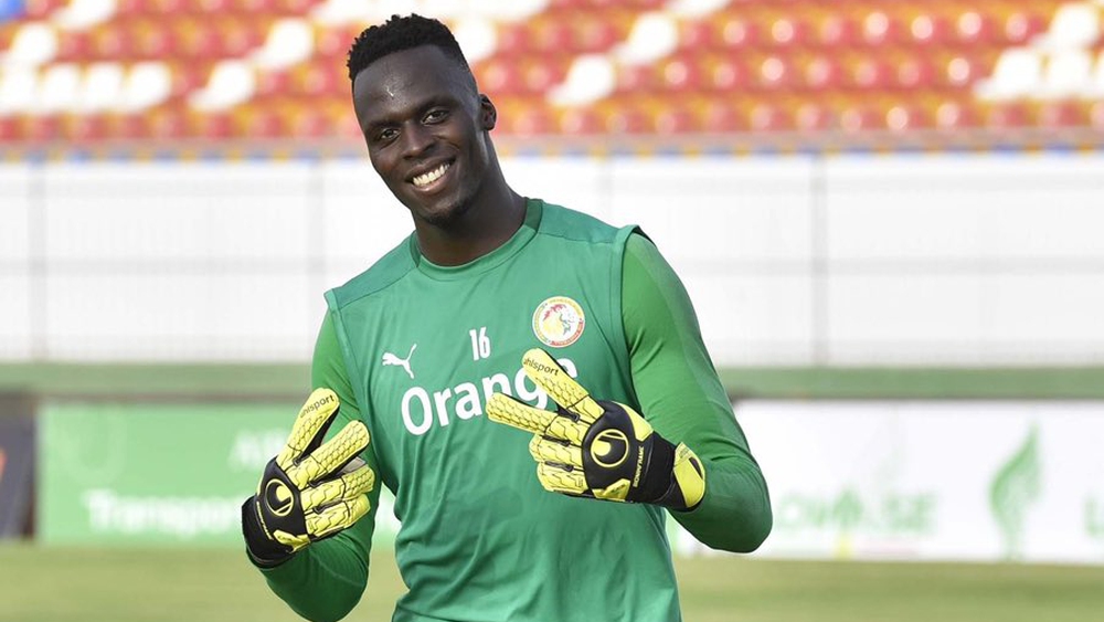 قمة القفازات في الرباط.. بونو وميندي على خط النار لحسم لقب أفريقيا 2025