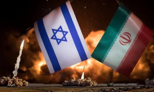 طبول الحرب تقترب من طهران.. إعلام إسرائيلي يرجّح ضربة أميركية وشيكة على إيران