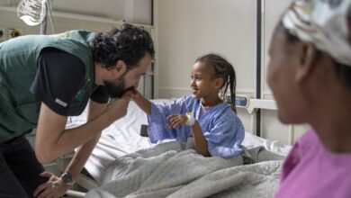 صورة العلاج بدل القصف.. مبادرة سعودية تنقذ مرضى سرطان من جحيم غزة